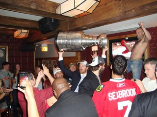 Illustration for article titled Blackhawks Celebrate Cup Win With 8AM Trip To Chicago Bar (MORE UPDATES)
